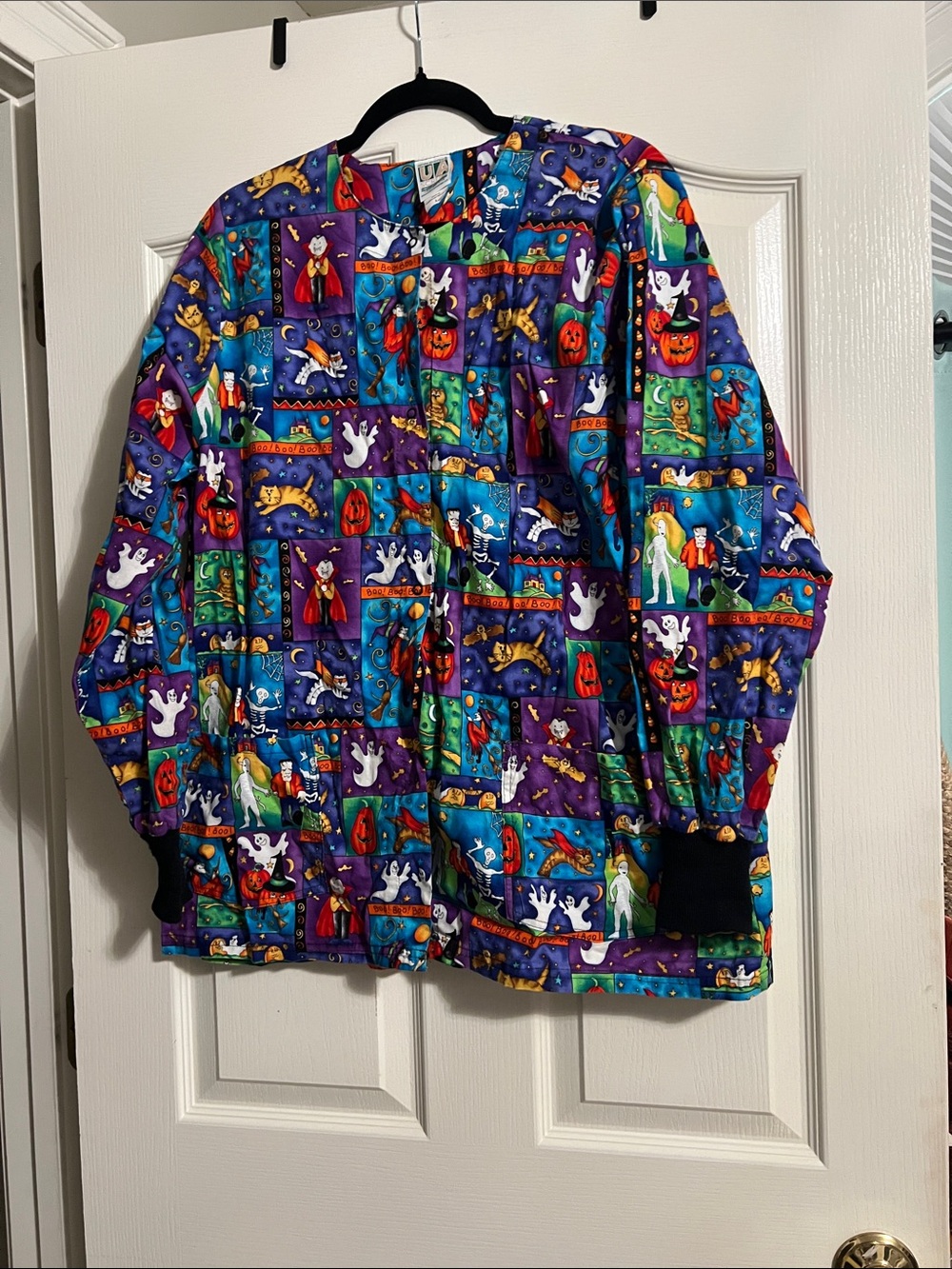 Uniform Advantage Halloween Print Scrub Jacket - Purple Multi